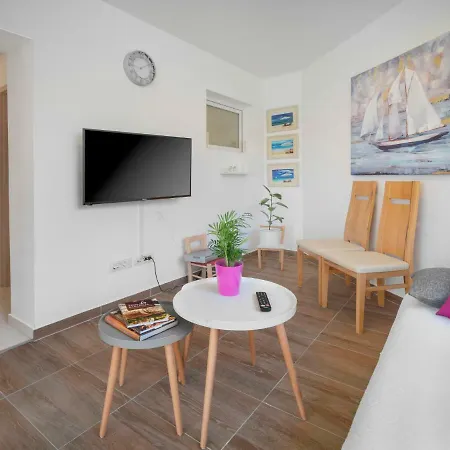 Nikas-1 Apartment *